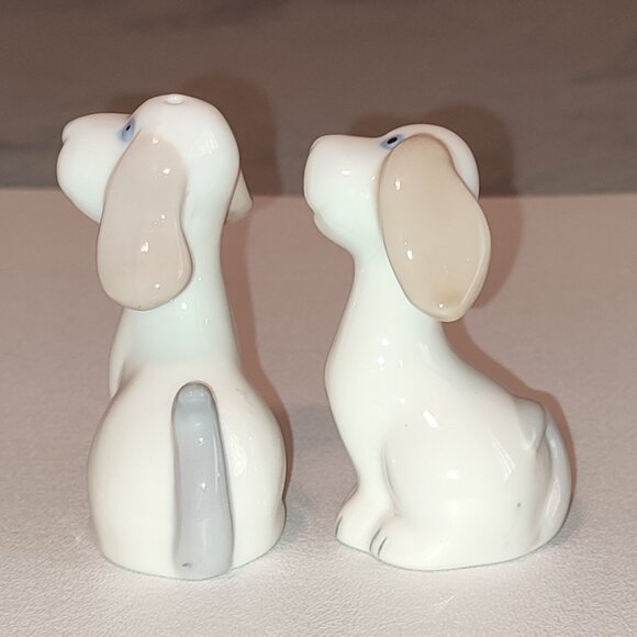 Dogs Puppies Salt Pepper Shakers S&P Shaker Set Porcelain Cottage Core Vintage - Picture 3 of 9